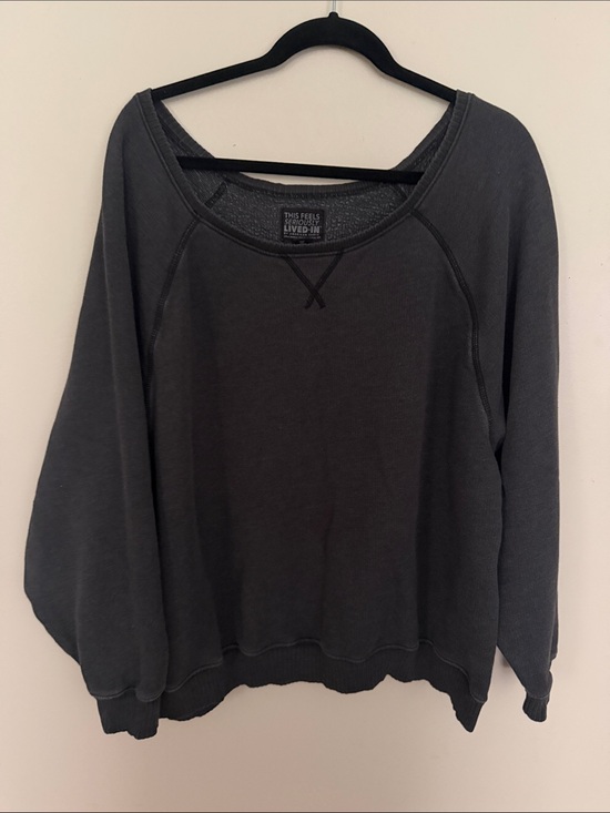 American Eagle Outfitters Tops - American Eagle Outfitters Black Pullover Crewneck Sweatshirt